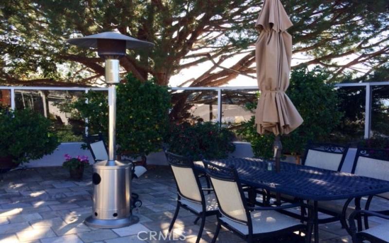 dining area in the enclosed pool area