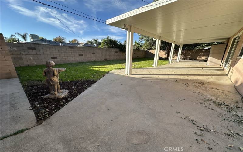 Covered patio back yard