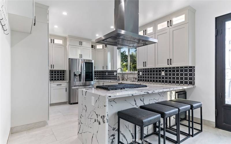 Kitchen with counter seating