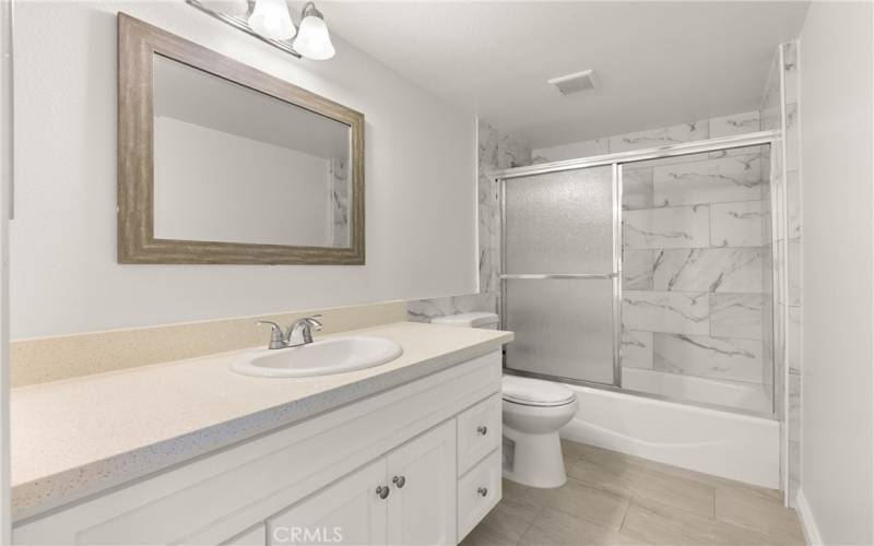 Bathroom with shower in the bathtub