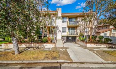 14247 Riverside Drive 203, Sherman Oaks, California 91423, 2 Bedrooms Bedrooms, ,2 BathroomsBathrooms,Residential Lease,Rent,14247 Riverside Drive 203,SR24232838