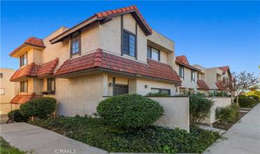 27667 Ironstone Drive 1, Canyon Country, California 91387, 3 Bedrooms Bedrooms, ,3 BathroomsBathrooms,Residential,Buy,27667 Ironstone Drive 1,SR24232842