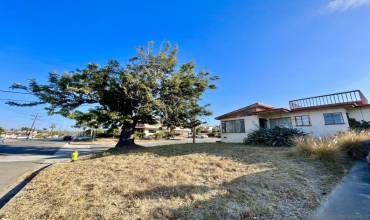 1879 Frankfort St, San Diego, California 92110, 3 Bedrooms Bedrooms, ,2 BathroomsBathrooms,Residential,Buy,1879 Frankfort St,240026652SD