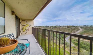 2991 Cowley Way 71, San Diego, California 92117, 2 Bedrooms Bedrooms, ,2 BathroomsBathrooms,Residential,Buy,2991 Cowley Way 71,240026646SD