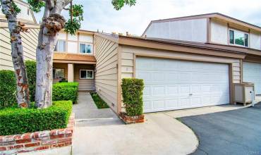 18319 Collins Street 8, Tarzana, California 91356, 2 Bedrooms Bedrooms, ,3 BathroomsBathrooms,Residential Lease,Rent,18319 Collins Street 8,SR24231996