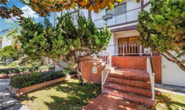 136 S Swall Drive 4, Los Angeles, California 90048, 2 Bedrooms Bedrooms, ,2 BathroomsBathrooms,Residential,Buy,136 S Swall Drive 4,TR24232472