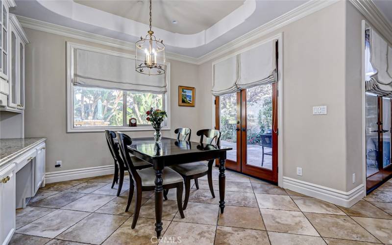 Roomy breakfast nook in addition to the formal dining room!