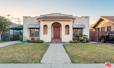 3045 10th Avenue, Los Angeles, California 90018, 3 Bedrooms Bedrooms, ,1 BathroomBathrooms,Residential,Buy,3045 10th Avenue,24463443