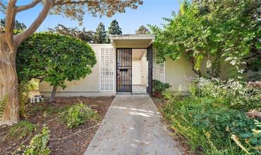 499 Avenida Sevilla D, Laguna Woods, California 92637, 2 Bedrooms Bedrooms, ,1 BathroomBathrooms,Residential,Buy,499 Avenida Sevilla D,OC24233608