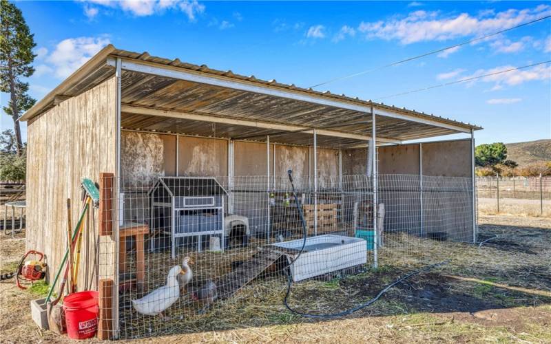 2 stall barn - 24' x 12' deep