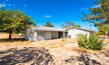 10680 Riggins Road, Phelan, California 92371, 3 Bedrooms Bedrooms, ,2 BathroomsBathrooms,Residential,Buy,10680 Riggins Road,PW24227826