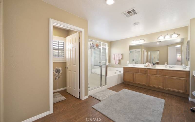 Bathroom Suite - Main Bedroom