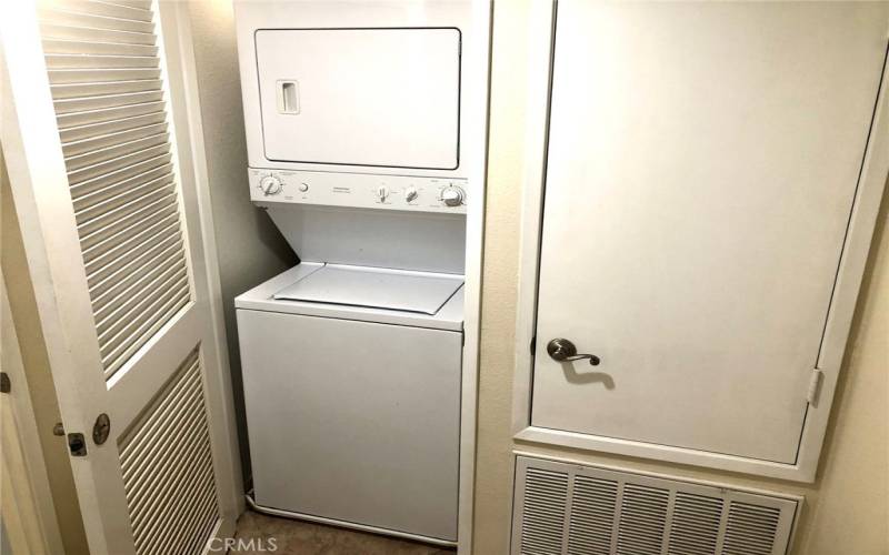 washer dryer included