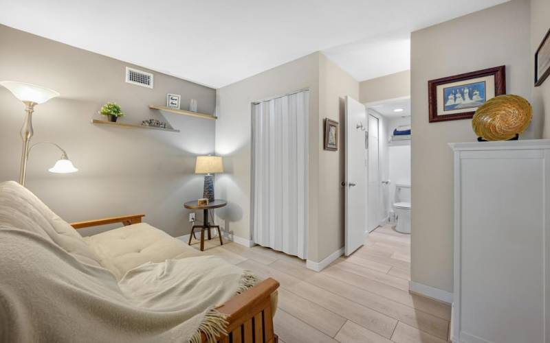 5300-e-waverly-dr-apt-j15-018