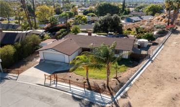 2527 Flanders Road, Riverside, California 92507, 4 Bedrooms Bedrooms, ,2 BathroomsBathrooms,Residential,Buy,2527 Flanders Road,IV24226318