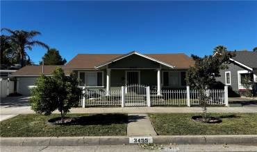 3455 Locust Street, Riverside, California 92501, 2 Bedrooms Bedrooms, ,1 BathroomBathrooms,Residential Lease,Rent,3455 Locust Street,IV24231321