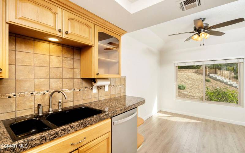 Kitchen / Dining Area