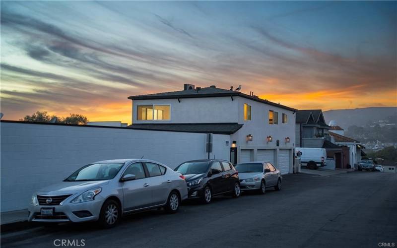 Additional street parking on quiet Ramona Ave