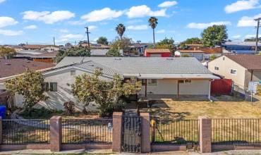 812 14 49th St, San Diego, California 92102, 7 Bedrooms Bedrooms, ,3 BathroomsBathrooms,Residential Income,Buy,812 14 49th St,240026794SD