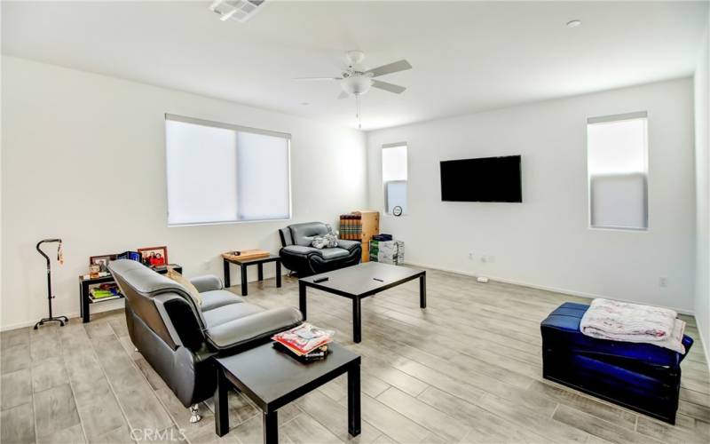 Family room that is open concept to the kitchen