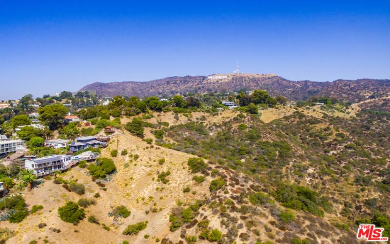 HOLLYWOOD SIGN