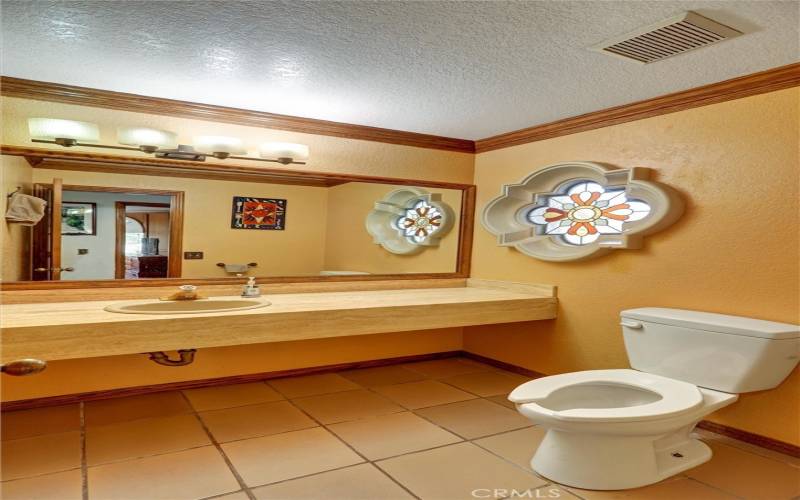 Shared 1/2 Bathroom