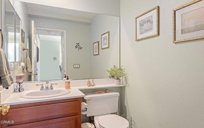 17-web-or-mls-17 - Powder Room