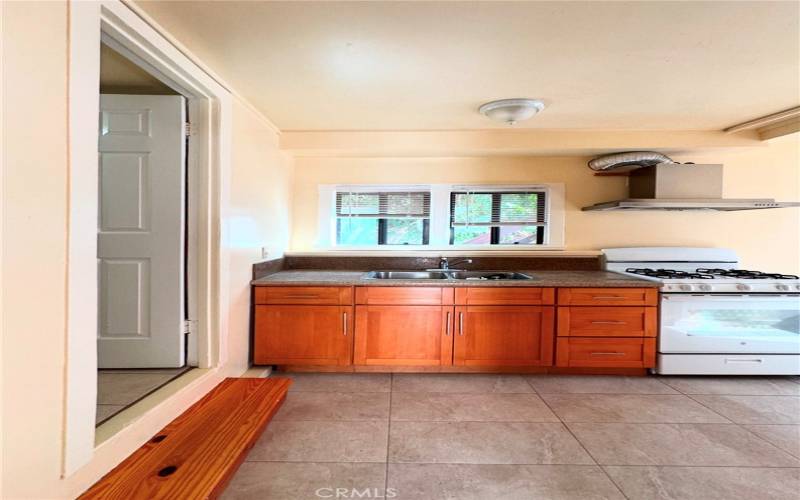 KITCHEN WITH A BATHROOM ENTRANCE