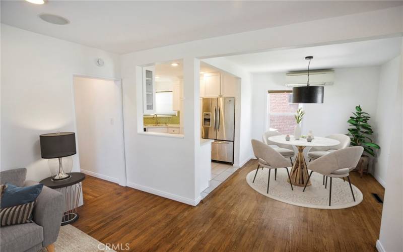 Virtually staged dining room