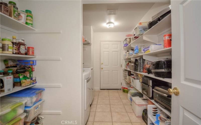 PANTRY/LAUNDRY ROOM