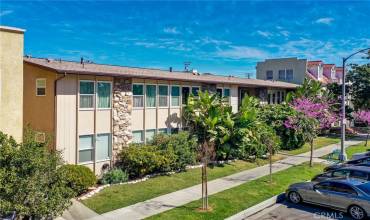 1023 E 1st Street 19, Long Beach, California 90802, 1 Bedroom Bedrooms, ,1 BathroomBathrooms,Residential,Buy,1023 E 1st Street 19,OC24231953