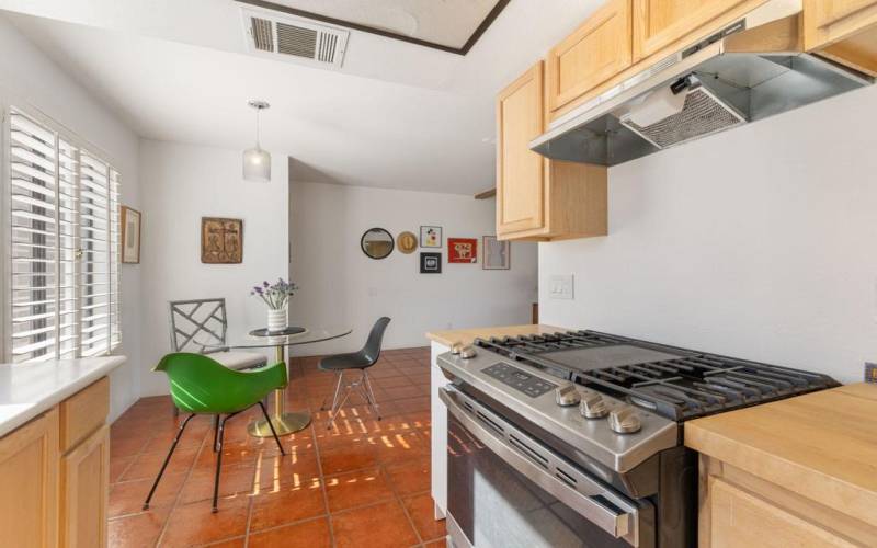 Kitchen and Dine Nook