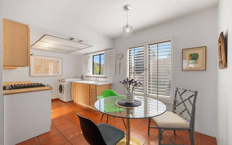 Kitchen and Dine Nook