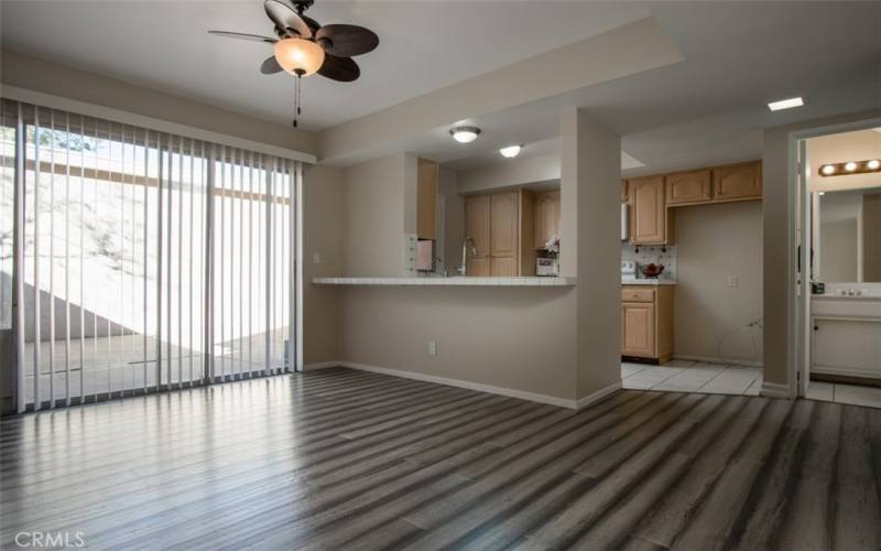 Dining room to kitchen