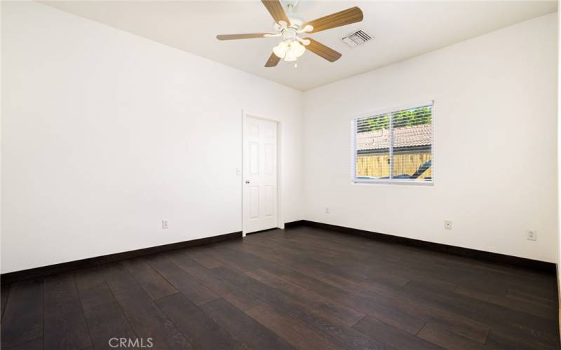 BR 2: Large dressing area and laminate floors for easy care