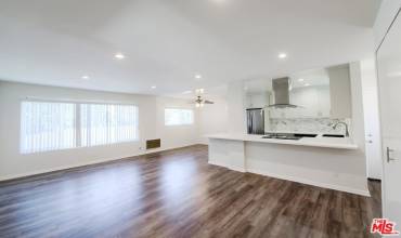 1117 S BEDFORD Street 102, Los Angeles, California 90035, 3 Bedrooms Bedrooms, ,2 BathroomsBathrooms,Residential Lease,Rent,1117 S BEDFORD Street 102,24464203