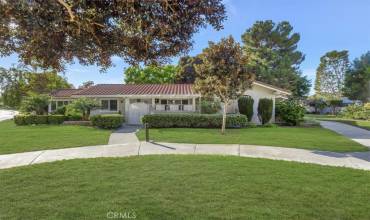 2223 Via Puerta B, Laguna Woods, California 92637, 2 Bedrooms Bedrooms, ,1 BathroomBathrooms,Residential,Buy,2223 Via Puerta B,OC24226716