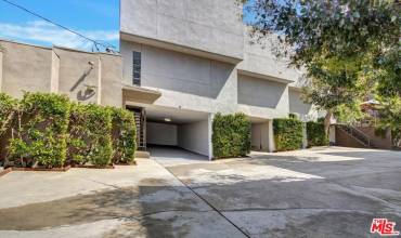 2100 Griffith Park Boulevard 3