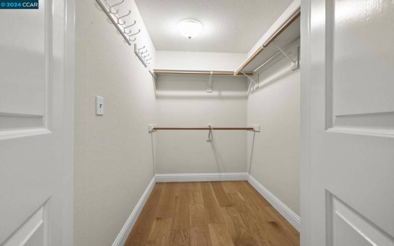 Walk-in closet