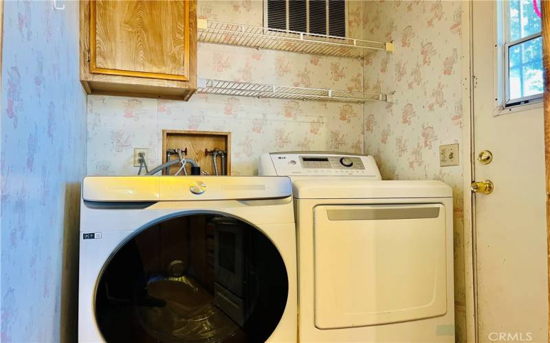 Laundry room - view 2