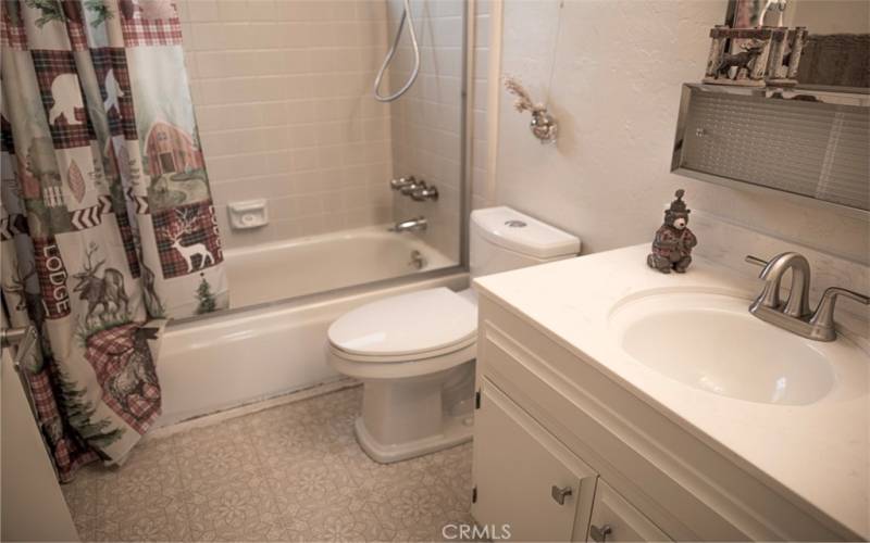 Upstairs full bathroom