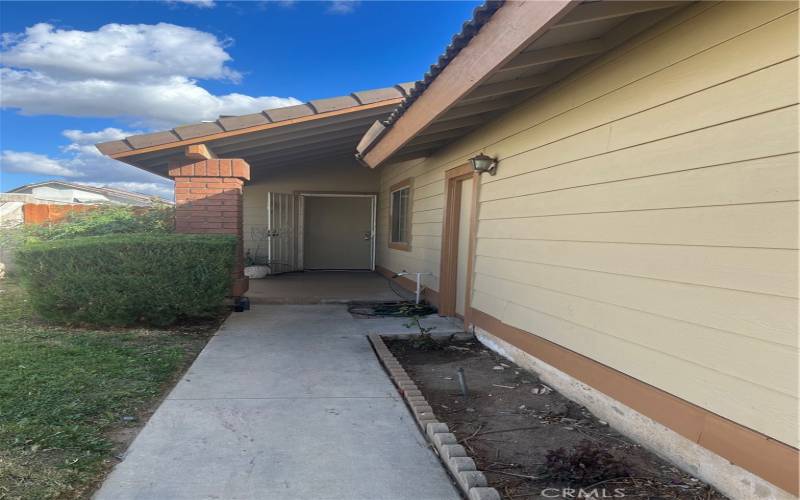 Walkway to the from door