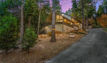 28657 Shenandoah Drive, Lake Arrowhead, California 92352, 4 Bedrooms Bedrooms, ,2 BathroomsBathrooms,Residential,Buy,28657 Shenandoah Drive,CV24232743