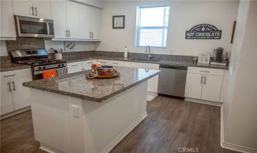 Nice large open kitchen