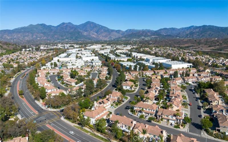 The Saddleback Peaks in the background add so much beauty.