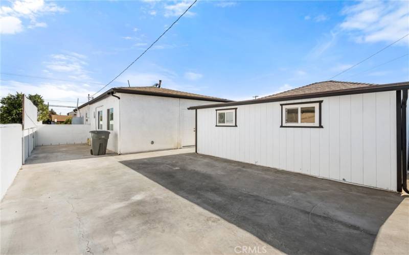 Rv parking and detached garage, backs to alley