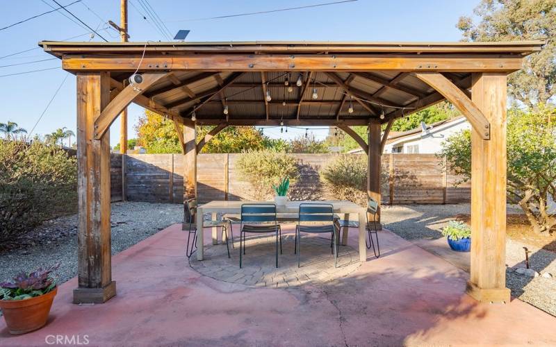 Backyard with pergola!