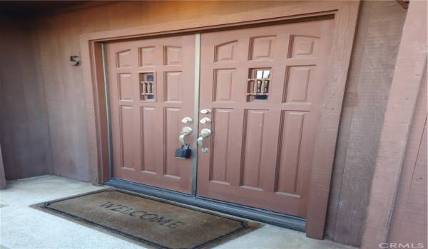 DOUBLE DOOR ENTRY