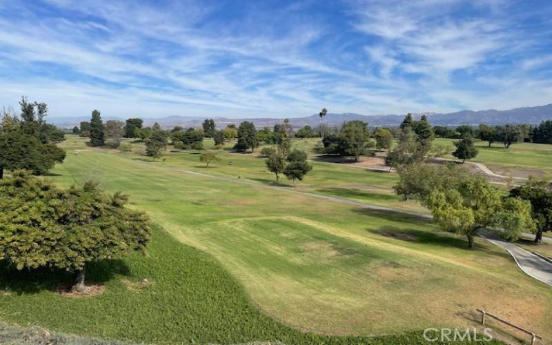 Views from the community include Saddleback mountains.