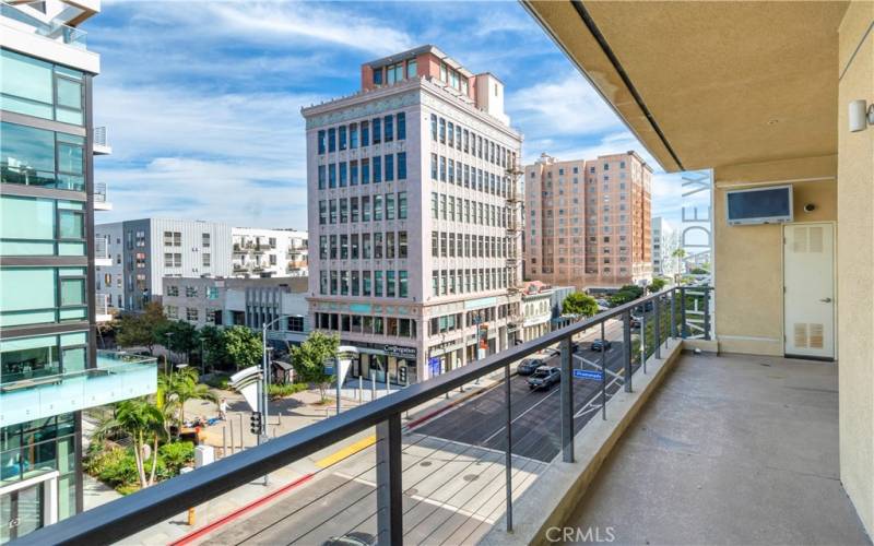 Balcony- City Views!